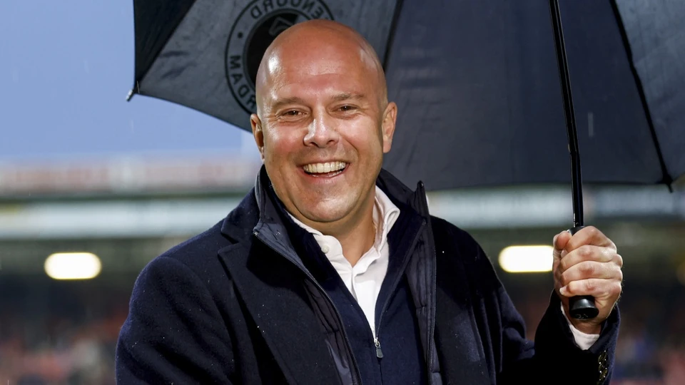 Truyền thông Hàn Quốc đánh giá HLV Kim Sang-sik cao hơn Shin Tae-yong; FIFA chính thức tạm dỡ án phạt cho 7 cầu thủ Malaysia