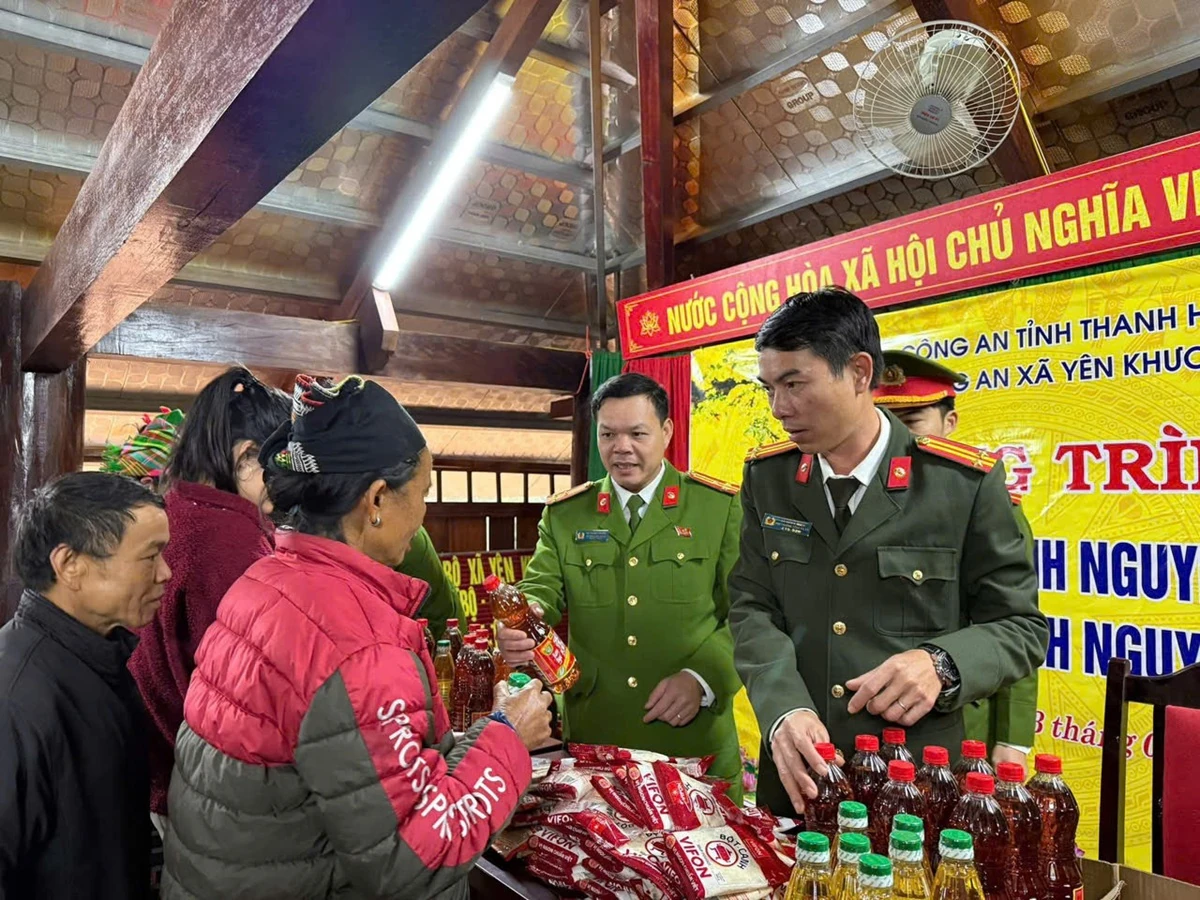 “Gian hàng 0 đồng” - Ấm tình nơi biên giới tại xã Yên Khương