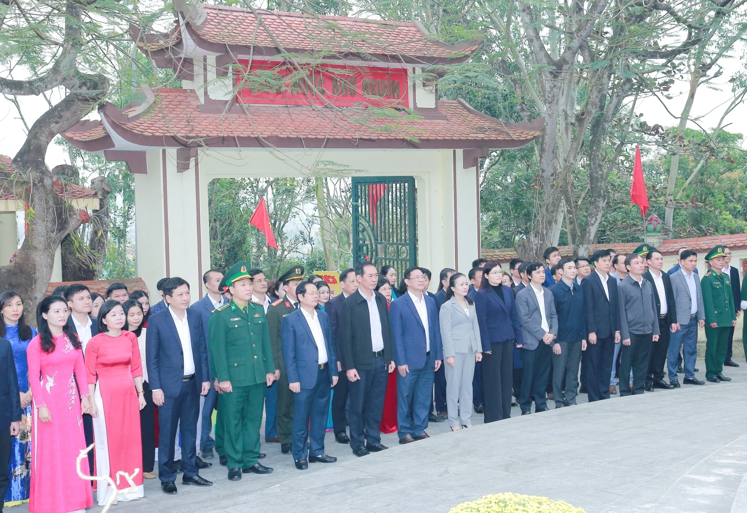 Phó Bí thư Tỉnh ủy, Chủ tịch Ủy ban MTTQ tỉnh Trịnh Tuấn Sinh thăm, tặng quà Tết tại các phường Sầm Sơn, Nam Sầm Sơn và xã Quảng Ninh