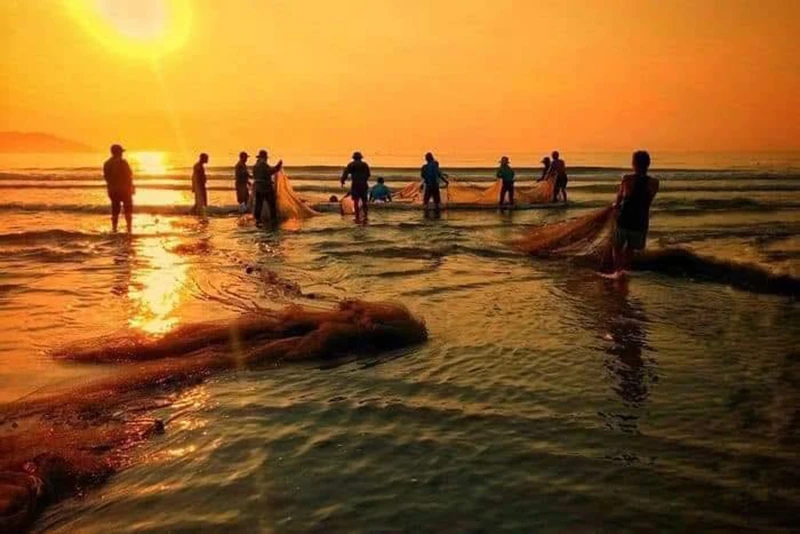 Một ngày ở làng biển