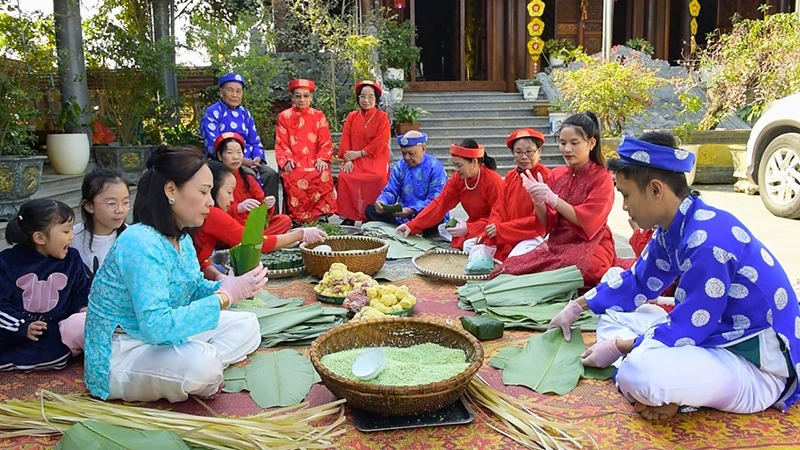 Người trẻ giữ hồn tết truyền thống