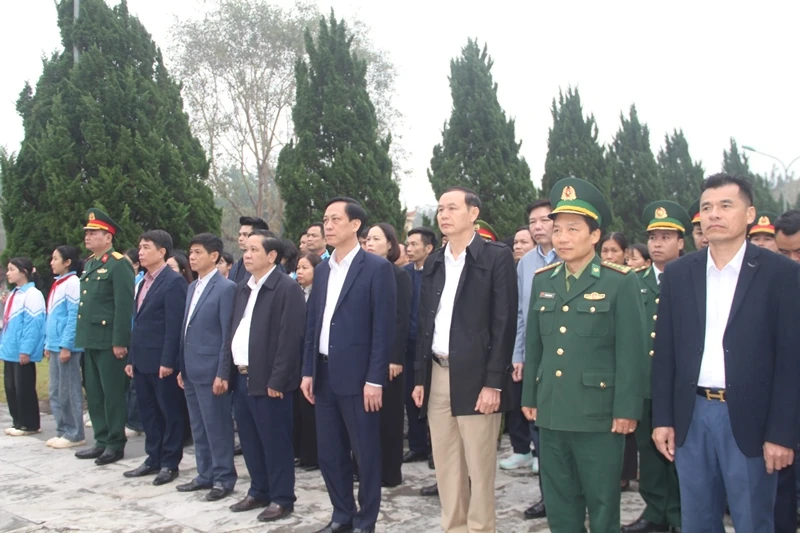 Phó Trưởng Đoàn ĐBQH tỉnh Mai Văn Hải kiểm tra tình hình sản xuất, đời sống Nhân dân xã Thiết Ống và Bá Thước