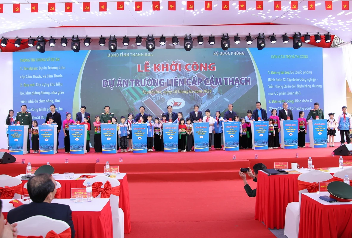 Thủ tướng Chính phủ Phạm Minh Chính dự lễ khởi công Trường liên cấp Cẩm Thạch