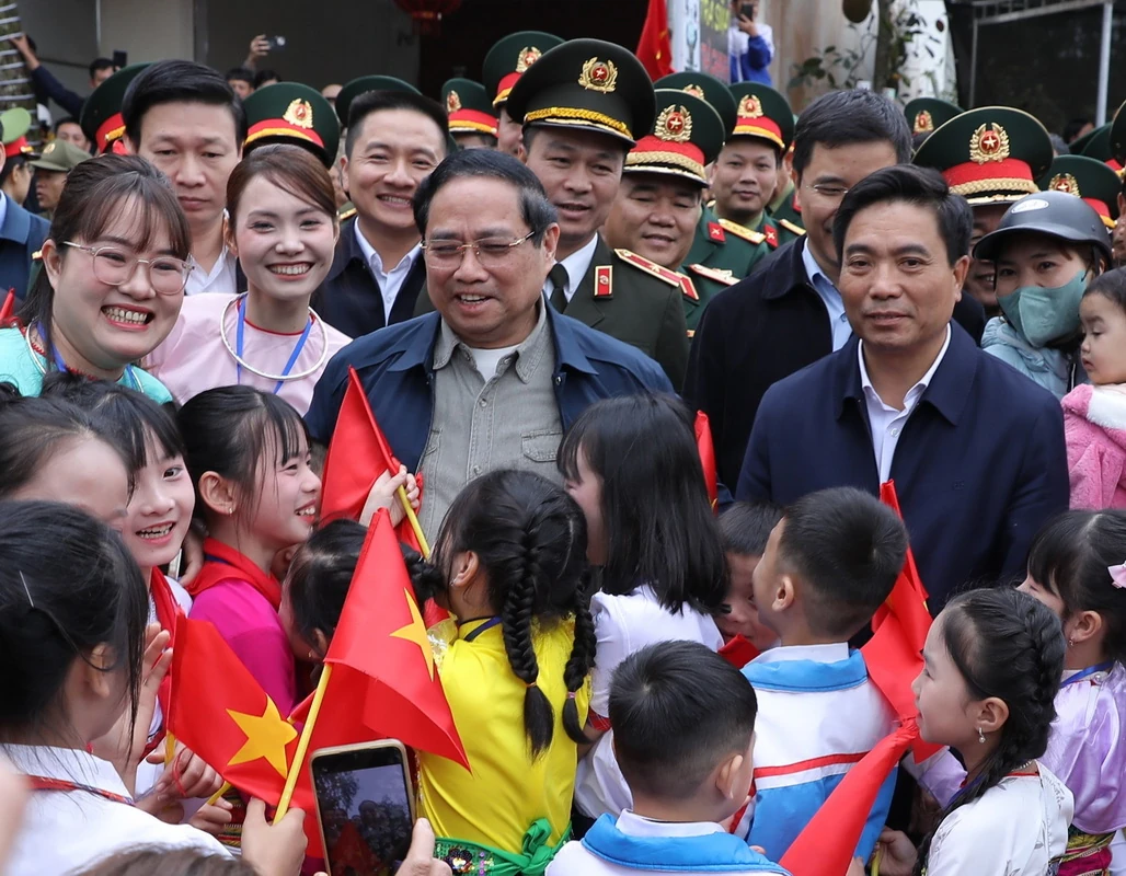 Thủ tướng Chính phủ Phạm Minh Chính dự lễ khởi công Trường liên cấp Cẩm Thạch