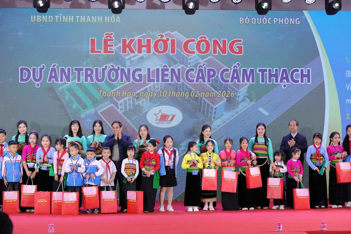 Thủ tướng Chính phủ Phạm Minh Chính dự lễ khởi công Trường liên cấp Cẩm Thạch