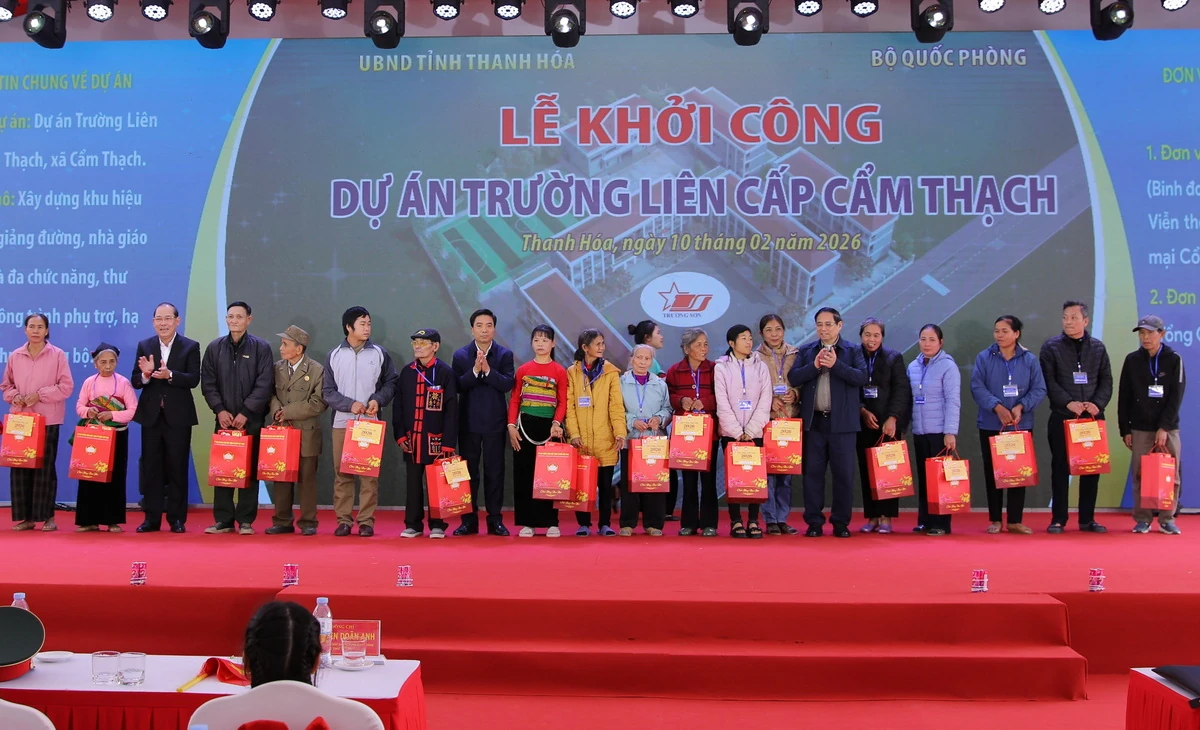 Thủ tướng Chính phủ Phạm Minh Chính dự lễ khởi công Trường liên cấp Cẩm Thạch