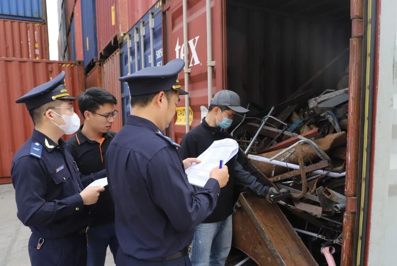 Các cửa khẩu trên địa bàn tỉnh làm việc xuyên Tết, thông quan nhanh chóng hàng hóa xuất nhập khẩu