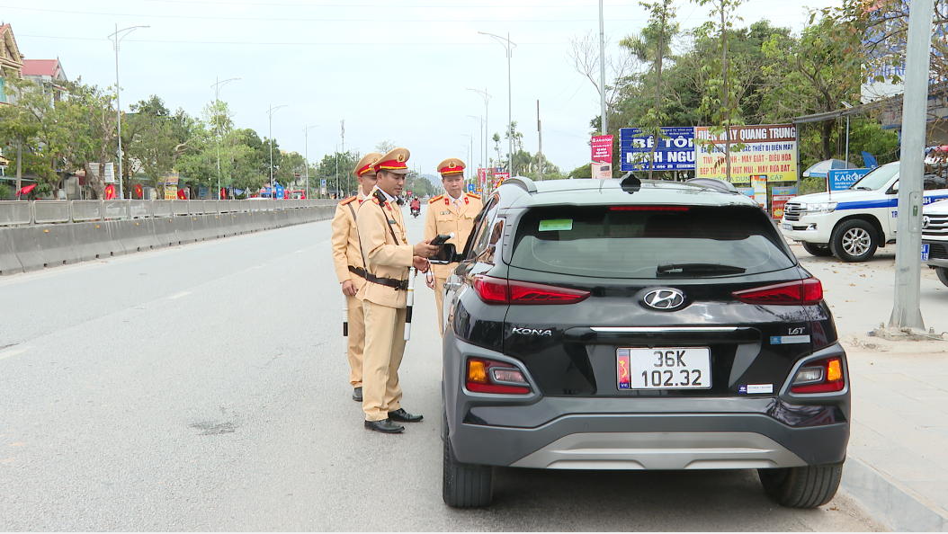 Thiết lập trật tự, kỷ cương giao thông ngay từ ngày đầu năm