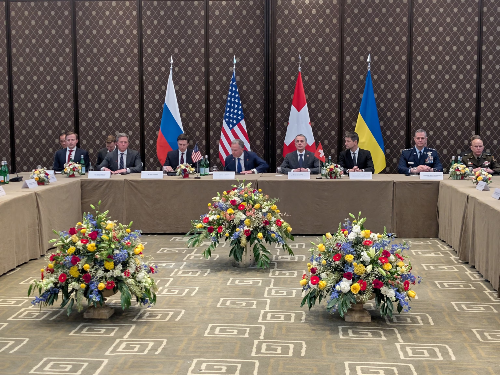 Ukraine siết chặt các hoạt động hỗ trợ lĩnh vực năng lượng và công nghiệp quốc phòng của Nga