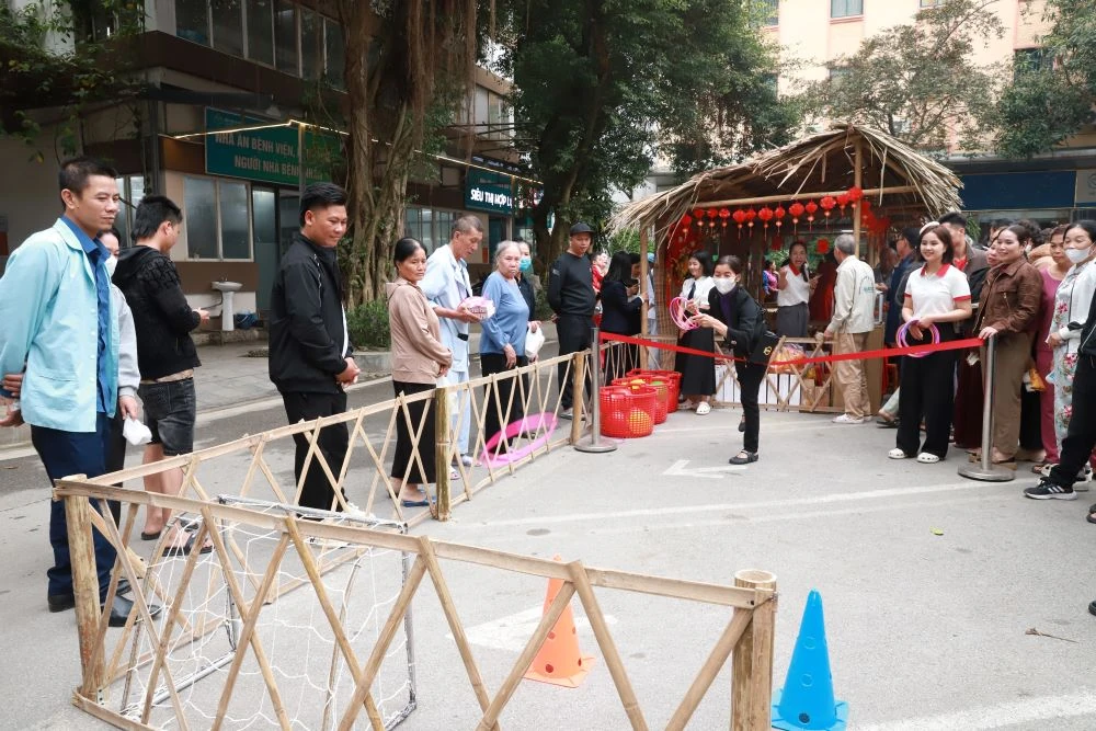 Hội chợ Xuân 2026 “Xuân ấm áp - Kết nối yêu thương” tan tỏa tinh thần nhân ái cộng đồng