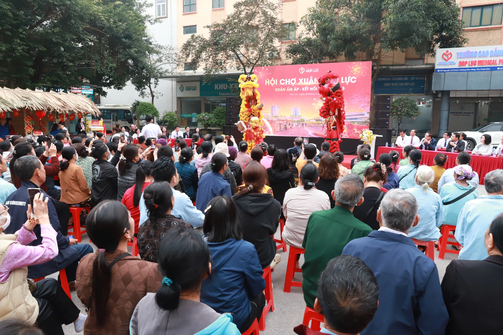 Hội chợ Xuân 2026 “Xuân ấm áp - Kết nối yêu thương” tan tỏa tinh thần nhân ái cộng đồng
