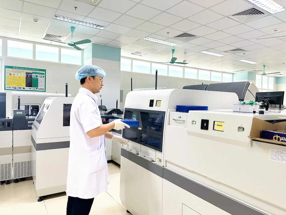 Bệnh viện Đa khoa Thanh Hóa được vinh danh xuất sắc tại chương trình ngoại kiểm quốc tế RIQAS 2025