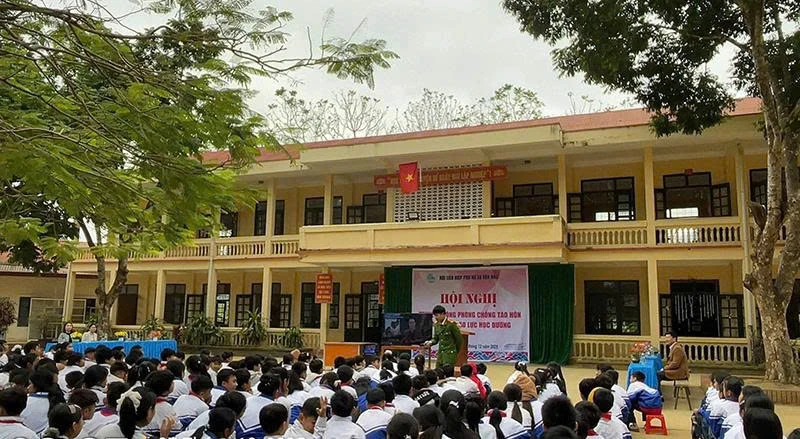 Văn Nho chủ động phổ biến pháp luật đến người dân