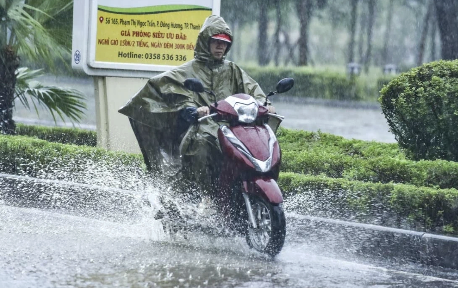 Mưa rào bao trùm Bắc Bộ, Thanh Hóa và Nghệ An