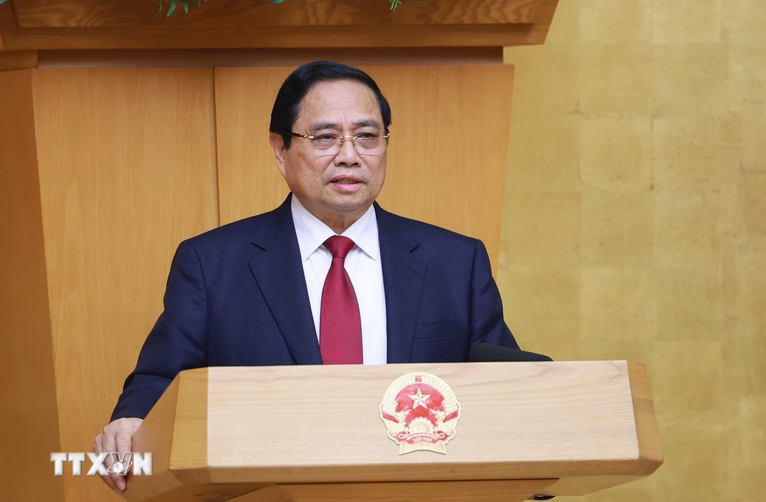 Thủ tướng: Cắt giảm tối đa thủ tục hành chính, giảm phiền hà cho người dân, doanh nghiệp