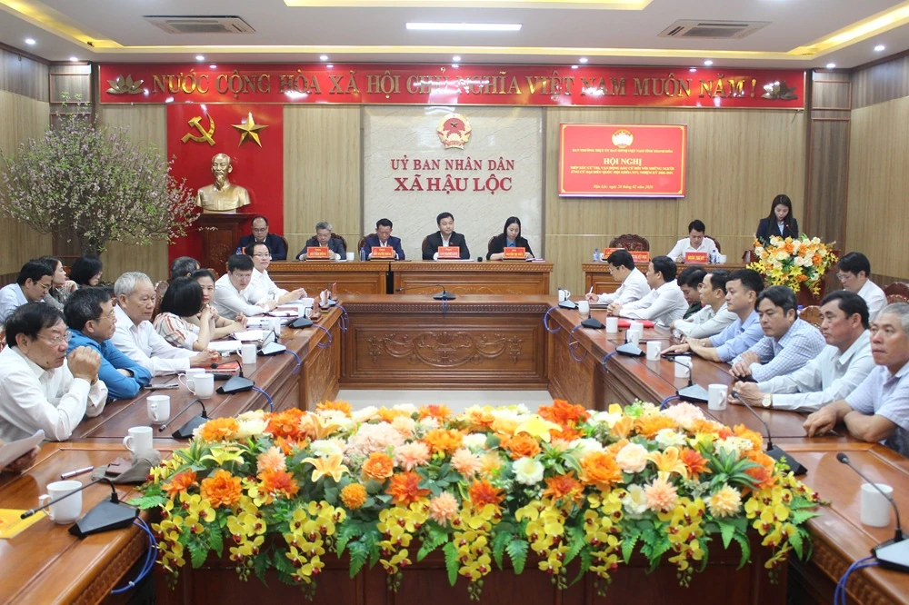 Hội nghị tiếp xúc cử tri, vận động bầu cử với những người ứng cử ĐBQH khóa XVI tại đơn vị bầu cử số 2