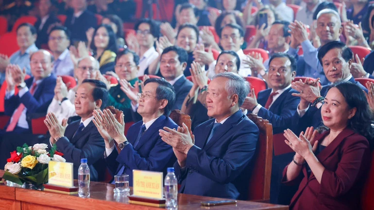 Thủ tướng Phạm Minh Chính dự Chương trình nghệ thuật chính luận “Thủ tướng Phạm Văn Đồng - Trọn đời vì nước, vì dân”