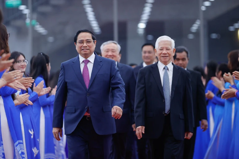 Thủ tướng Phạm Minh Chính dự Chương trình nghệ thuật chính luận “Thủ tướng Phạm Văn Đồng - Trọn đời vì nước, vì dân”