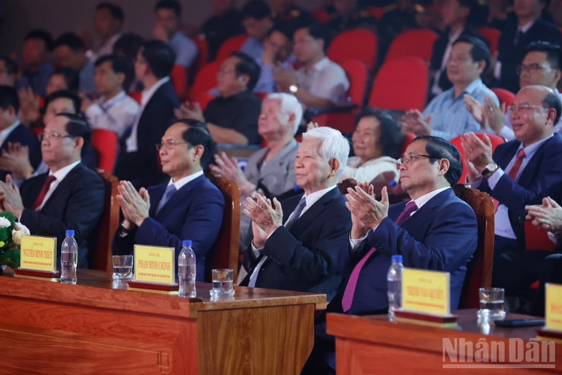 Thủ tướng Phạm Minh Chính dự Chương trình nghệ thuật chính luận “Thủ tướng Phạm Văn Đồng - Trọn đời vì nước, vì dân”