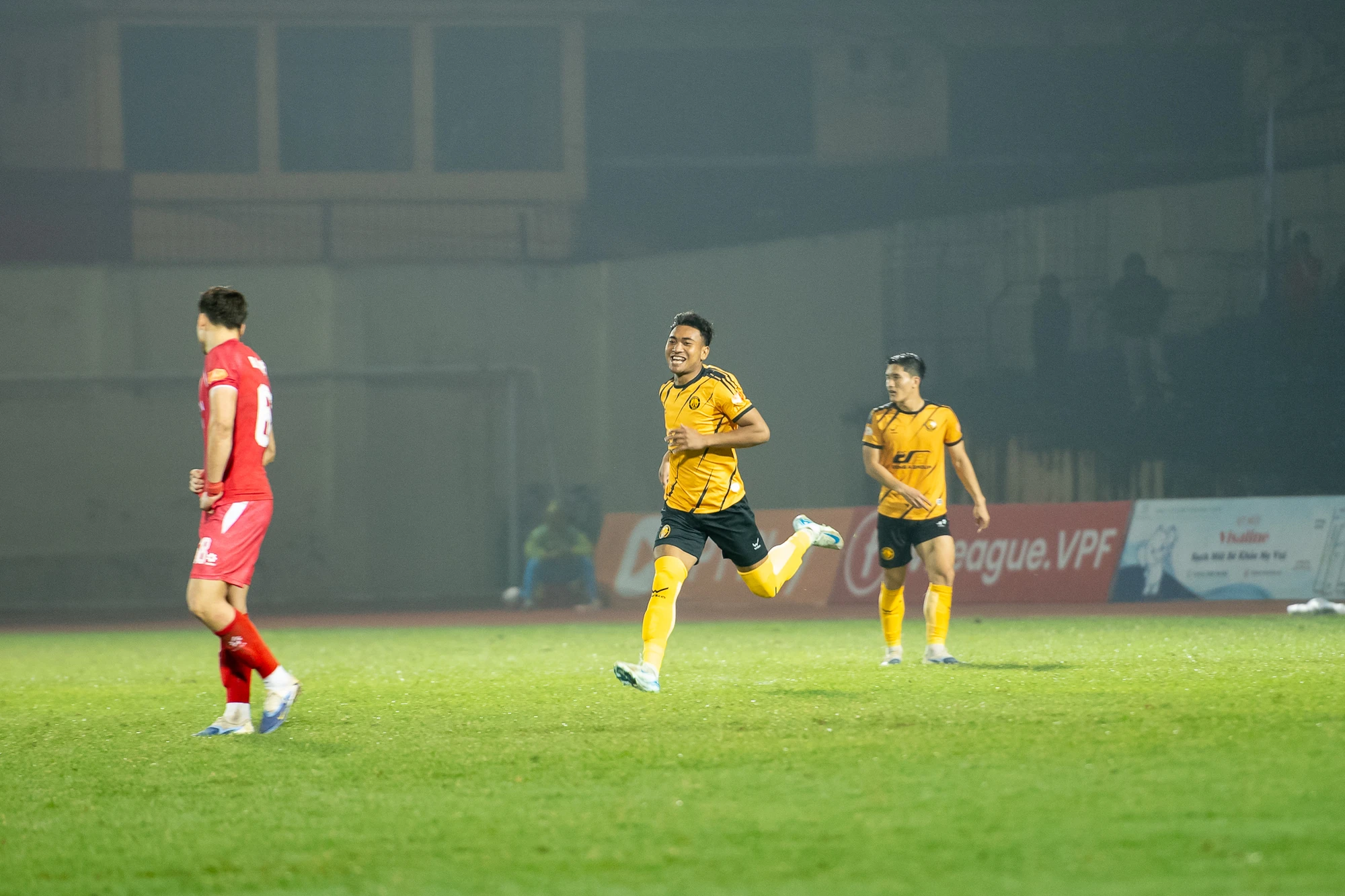 Đông Á Thanh Hóa thua tiếc nuối trước CAHN trong trận cầu quả cảm