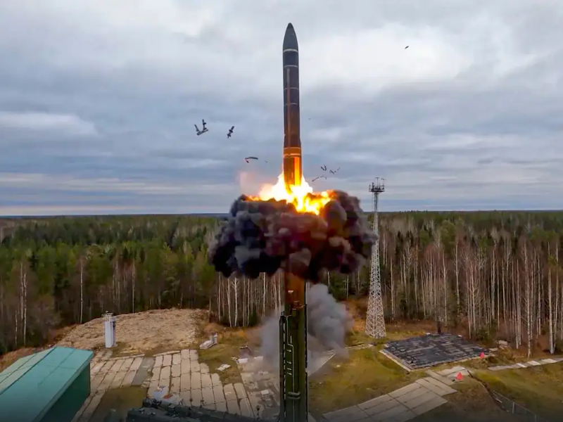 Tổng thống Putin tuyên bố Nga ưu tiên phát triển bộ ba hạt nhân sau khi New START hết hiệu lực