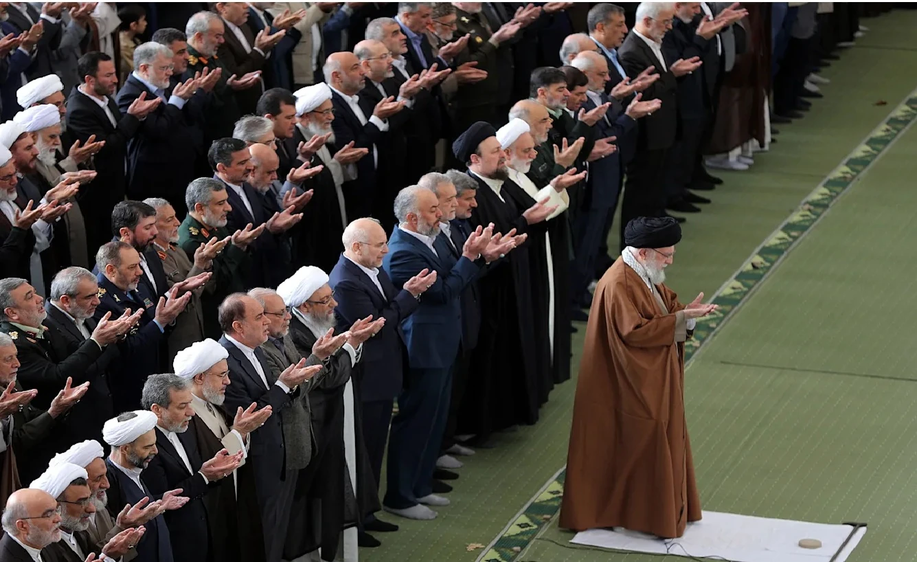 Iran lập hội đồng 3 thành viên tạm thời lãnh đạo đất nước