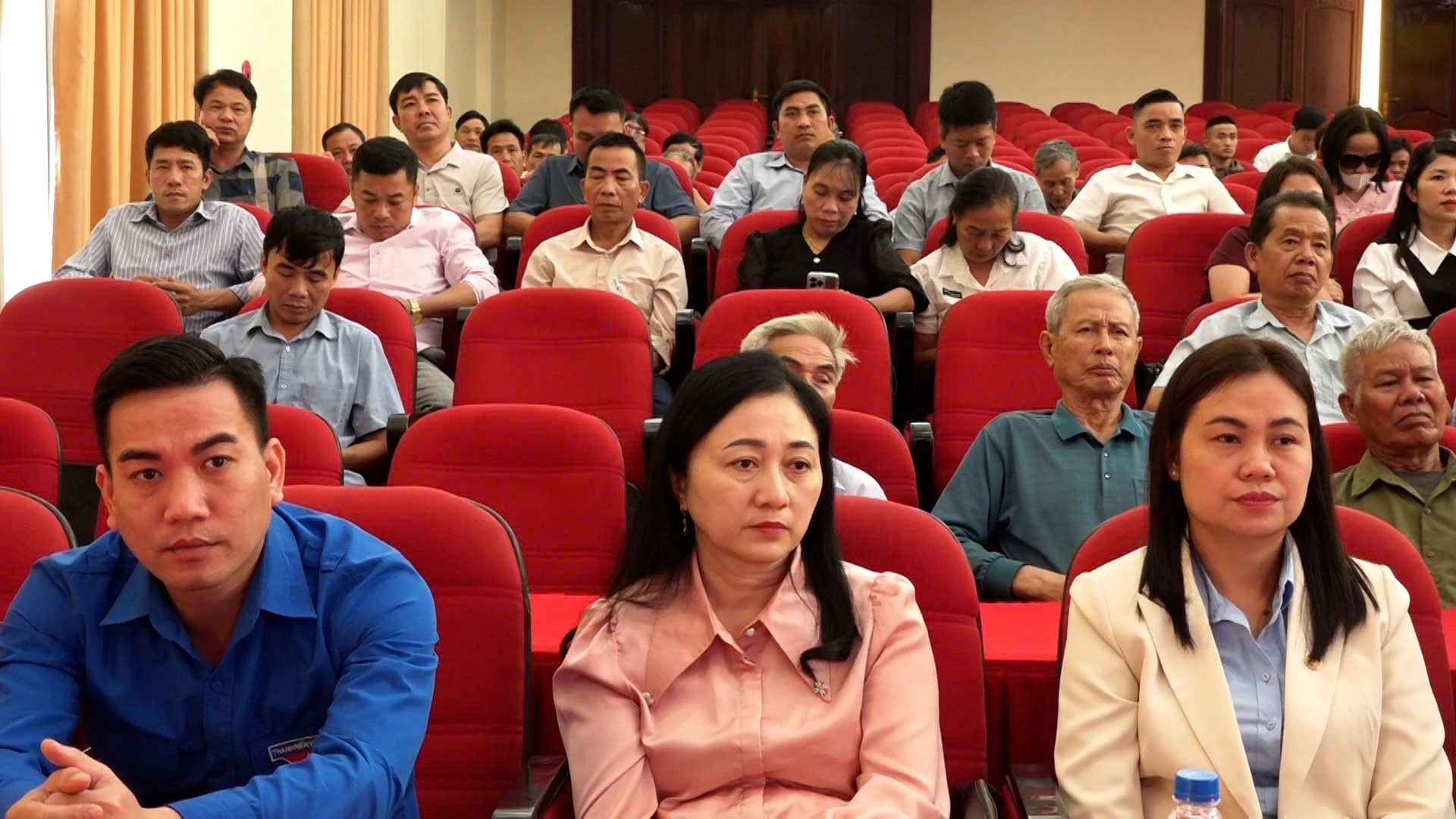 Hội nghị tiếp xúc cử tri, vận động bầu cử với những người ứng cử đại biểu HĐND tỉnh tại đơn vị bầu cử số 10