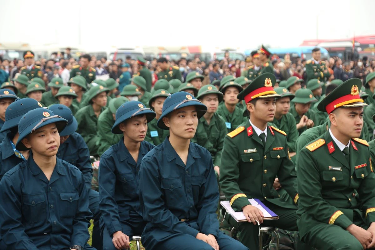 Chủ tịch UBND tỉnh Nguyễn Hoài Anh dự lễ giao nhận quân tại xã Triệu Sơn