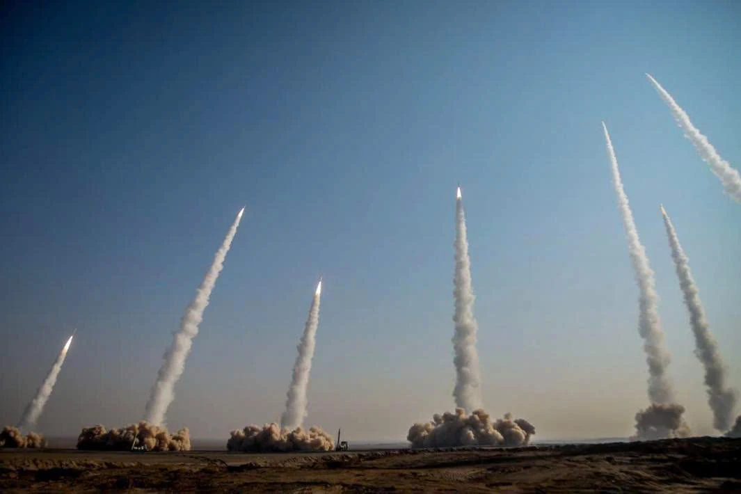 Đánh trống ghi tên hay châm ngòi khủng hoảng?