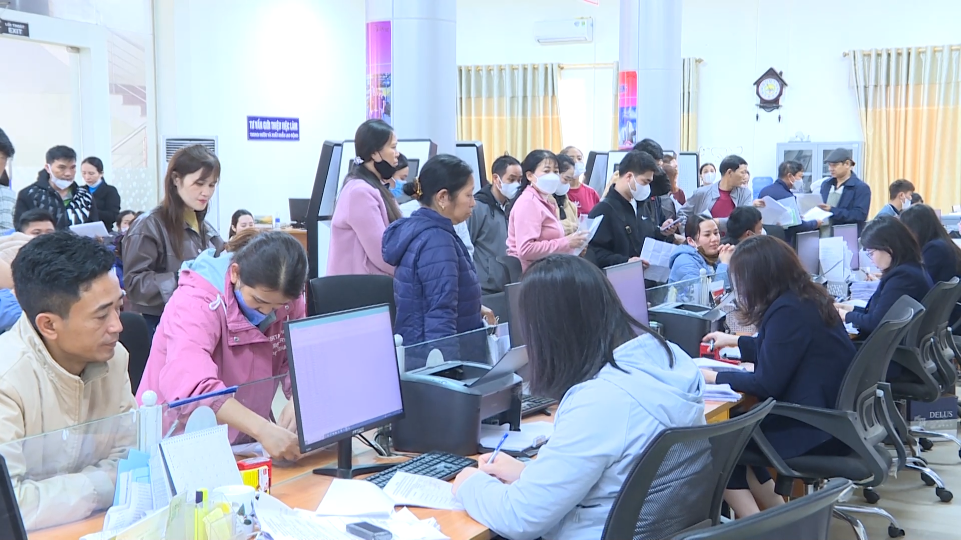 Tăng tốc sản xuất, doanh nghiệp tập trung “hút” lao động đầu năm