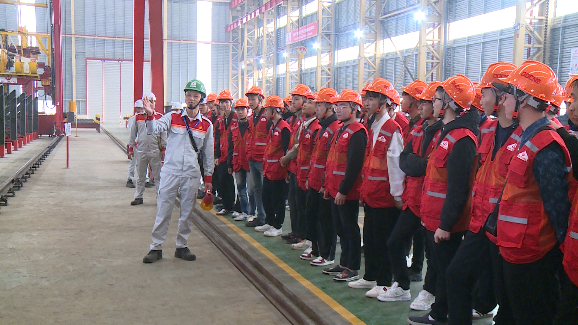 Tăng tốc sản xuất, doanh nghiệp tập trung “hút” lao động đầu năm