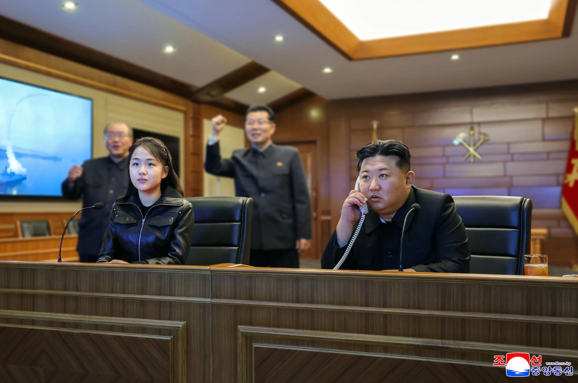 Nhà lãnh đạo Triều Tiên giám sát thử tên lửa hành trình từ tàu khu trục giữa lúc Hàn Quốc - Mỹ tập trận