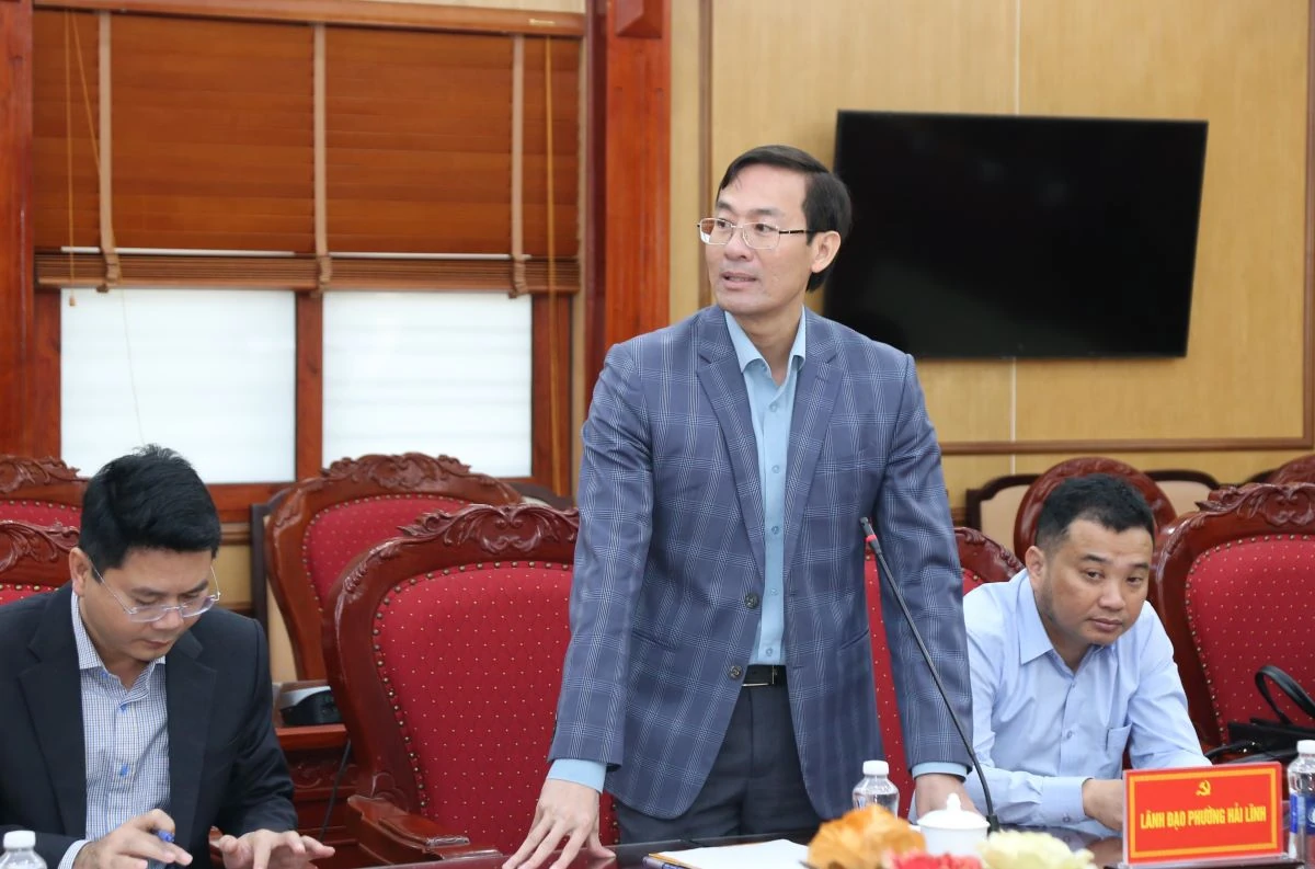 Chủ tịch UBND tỉnh Nguyễn Hoài Anh kiểm tra công tác chuẩn bị bầu cử tại một số địa phương