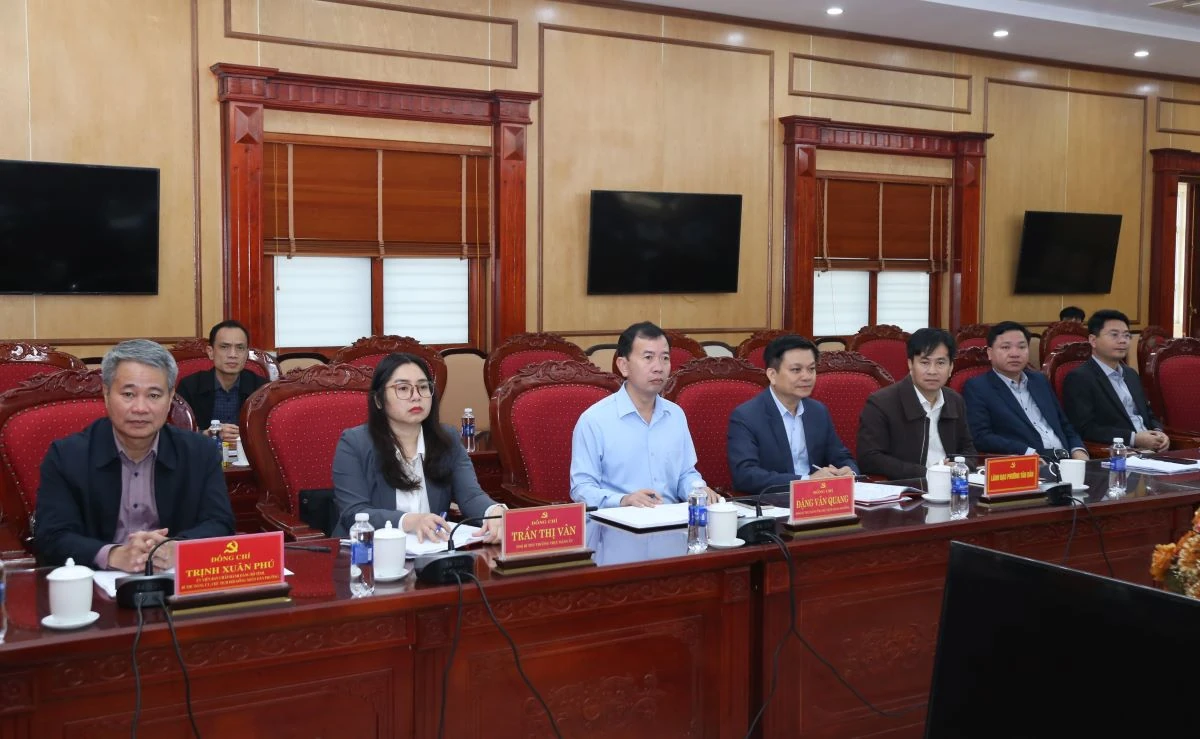 Chủ tịch UBND tỉnh Nguyễn Hoài Anh kiểm tra công tác chuẩn bị bầu cử tại một số địa phương