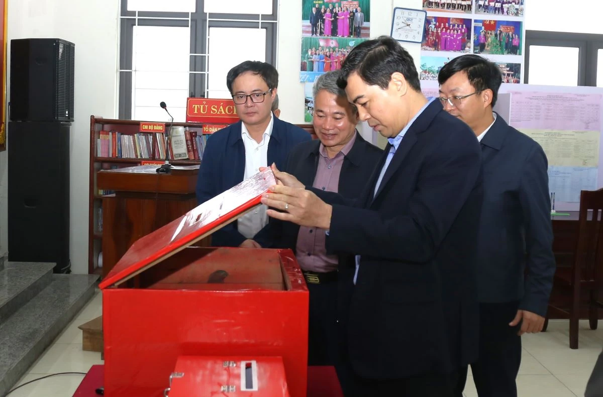 Chủ tịch UBND tỉnh Nguyễn Hoài Anh kiểm tra công tác chuẩn bị bầu cử tại một số địa phương