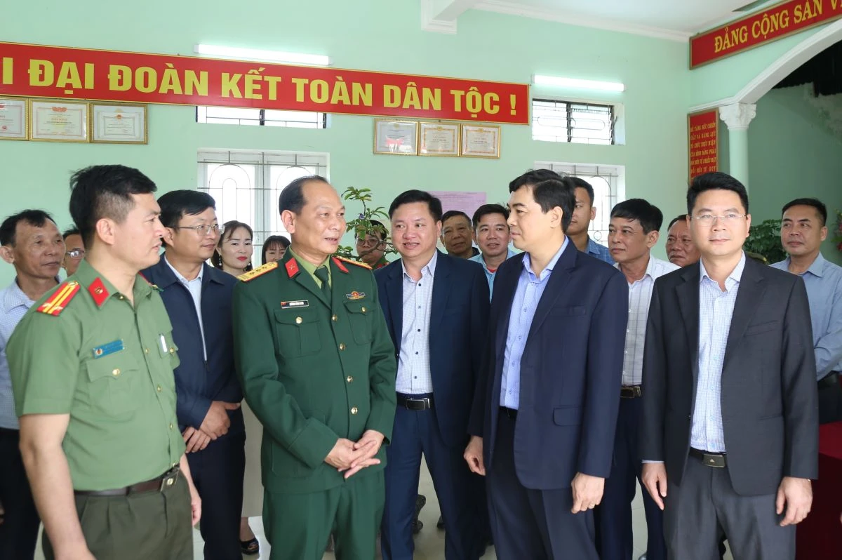 Chủ tịch UBND tỉnh Nguyễn Hoài Anh kiểm tra công tác chuẩn bị bầu cử tại một số địa phương