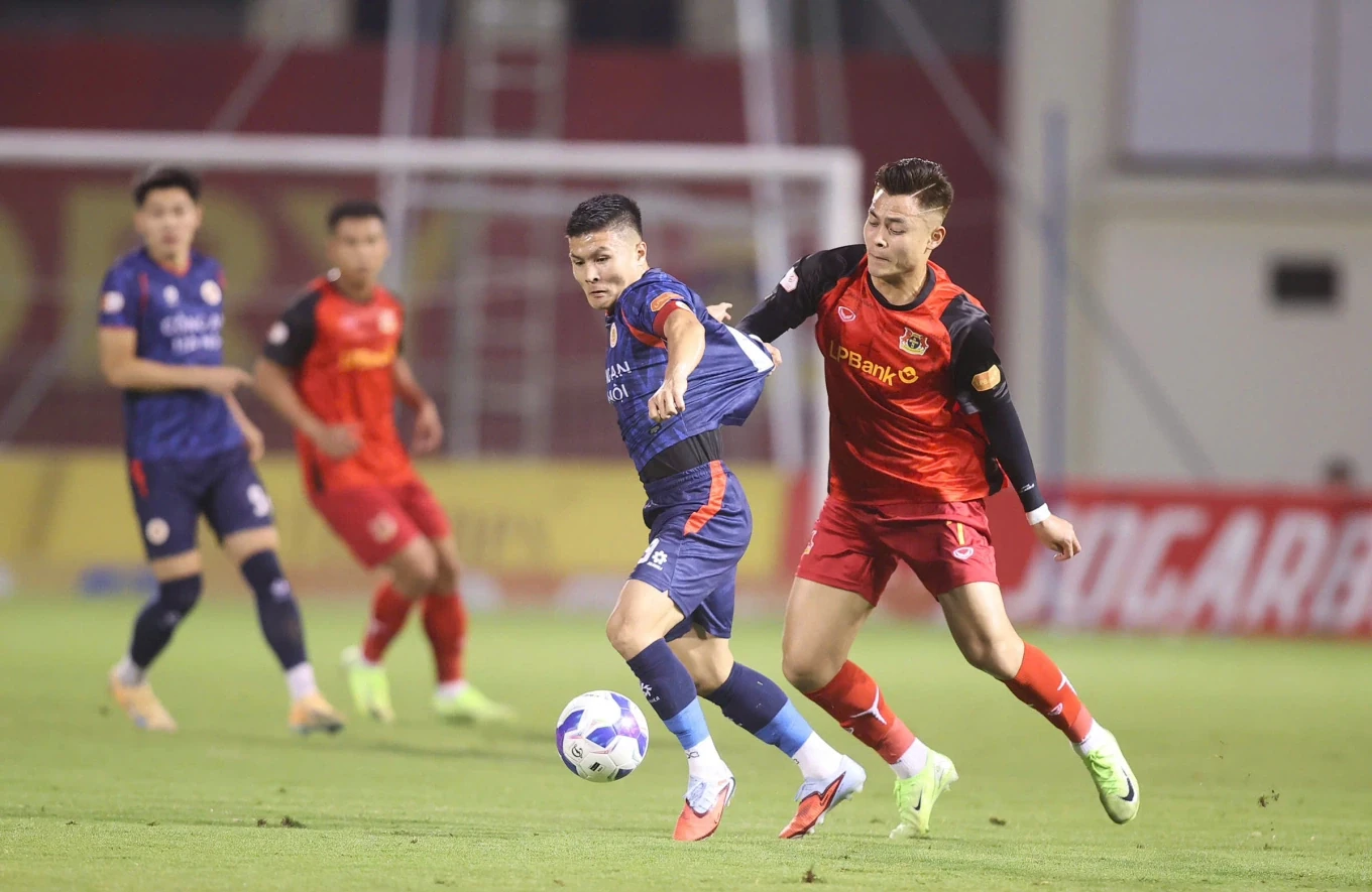 Nguyễn Xuân Son, Đỗ Hoàng Hên đi bầu cử; Arsenal bứt tốc, Man City và Chelsea cùng sảy chân