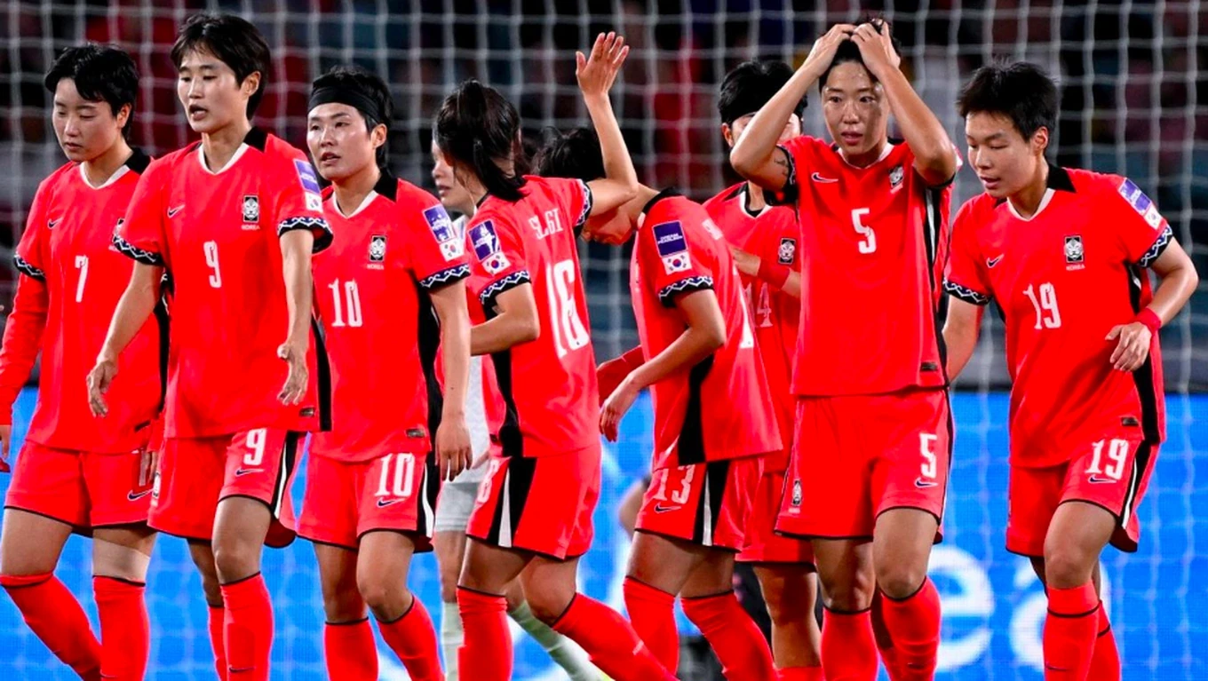 Nguyễn Xuân Son, Đỗ Hoàng Hên đi bầu cử; Arsenal bứt tốc, Man City và Chelsea cùng sảy chân