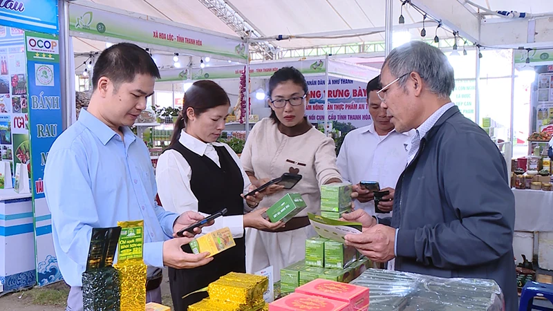 Nâng cao trách nhiệm của doanh nghiệp trong bảo vệ quyền lợi người tiêu dùng