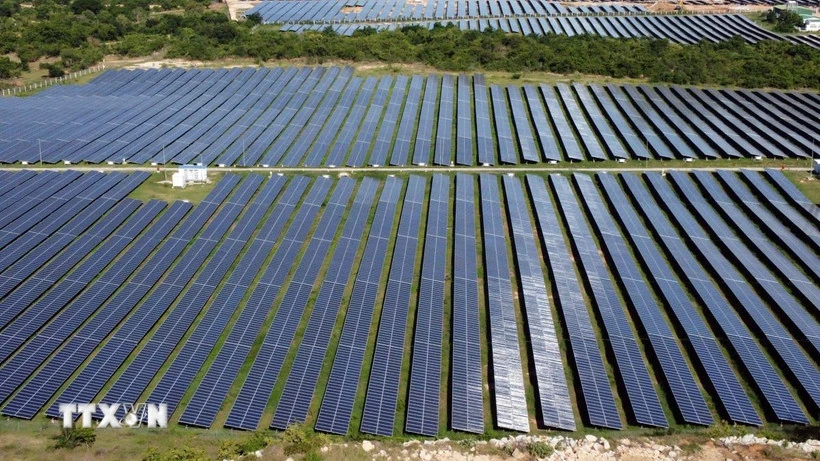 Tăng cường tiết kiệm năng lượng và phát triển giao thông điện