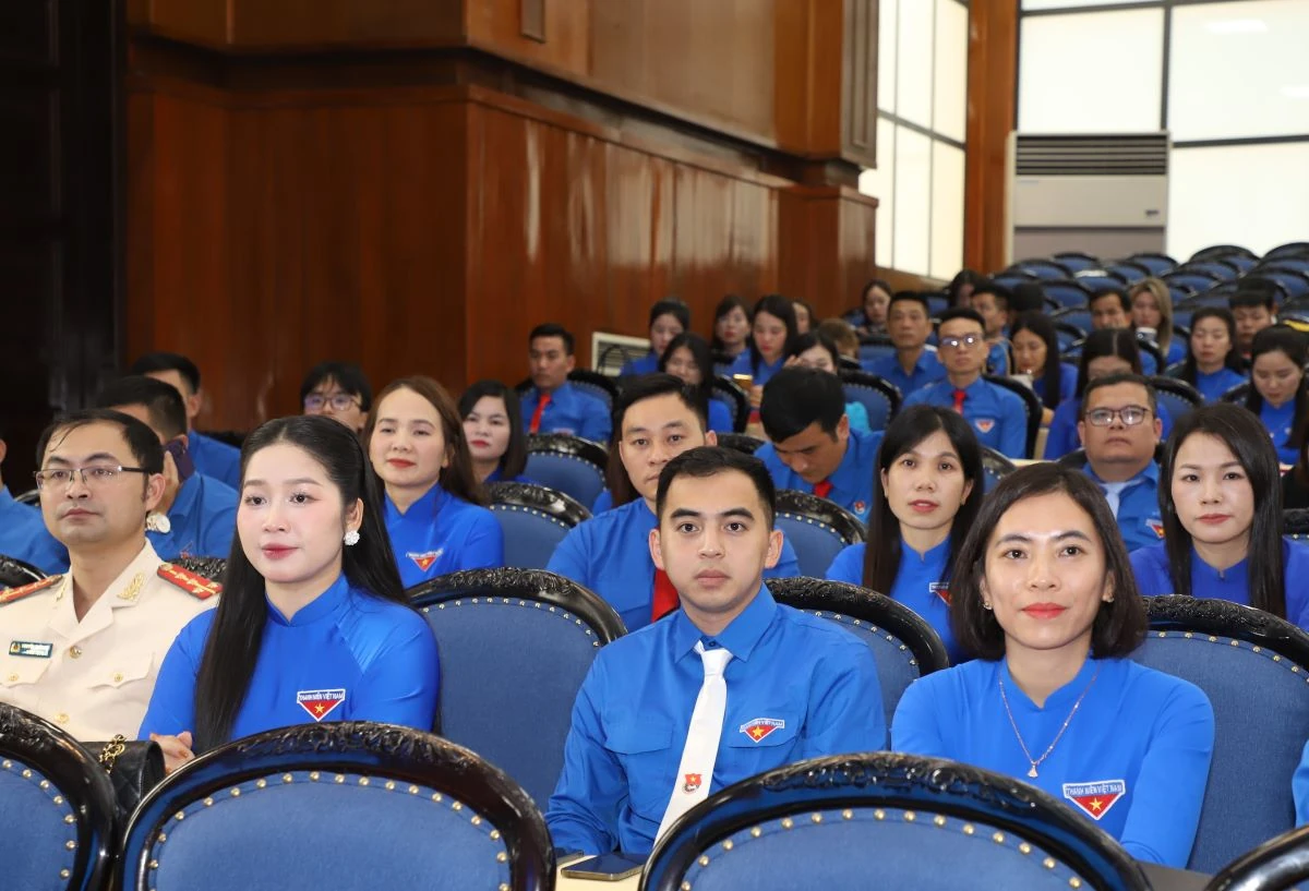 Phát huy mạnh mẽ hơn nữa vai trò tiên phong, xung kích, sáng tạo của thanh niên trong sự nghiệp xây dựng và bảo vệ quê hương, đất nước