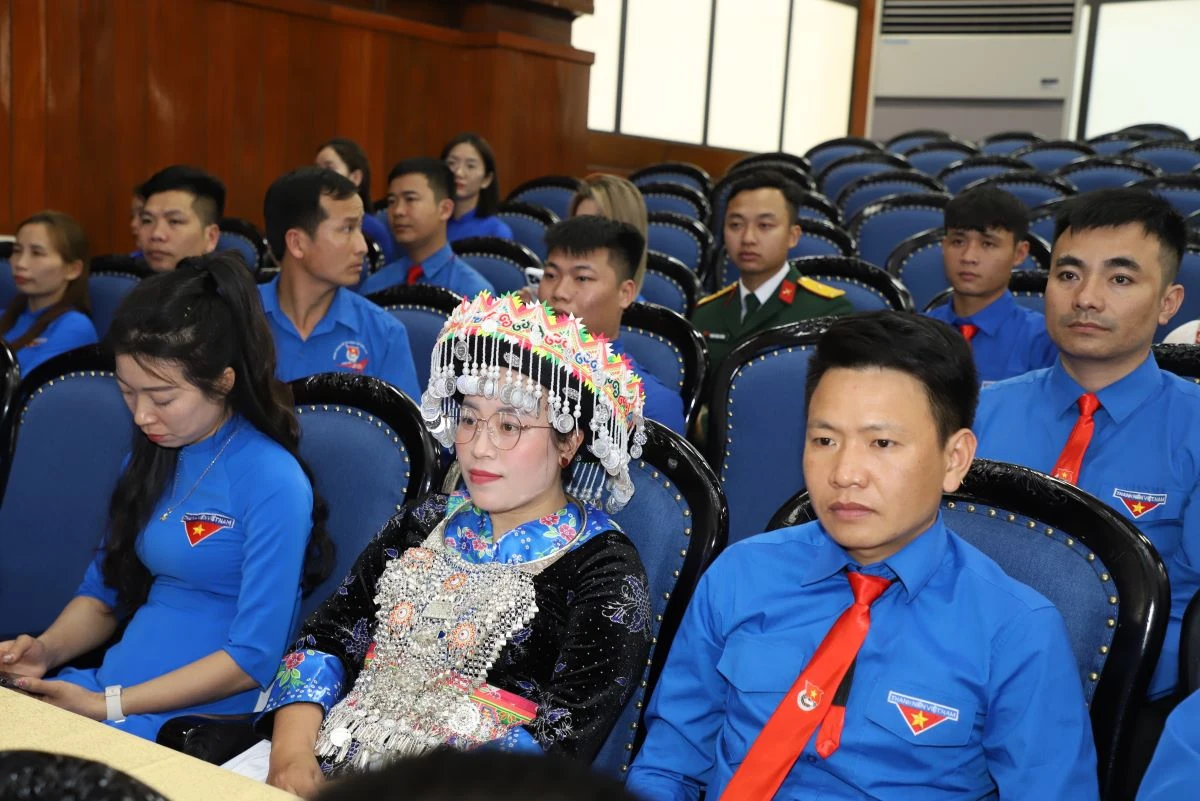 Phát huy mạnh mẽ hơn nữa vai trò tiên phong, xung kích, sáng tạo của thanh niên trong sự nghiệp xây dựng và bảo vệ quê hương, đất nước