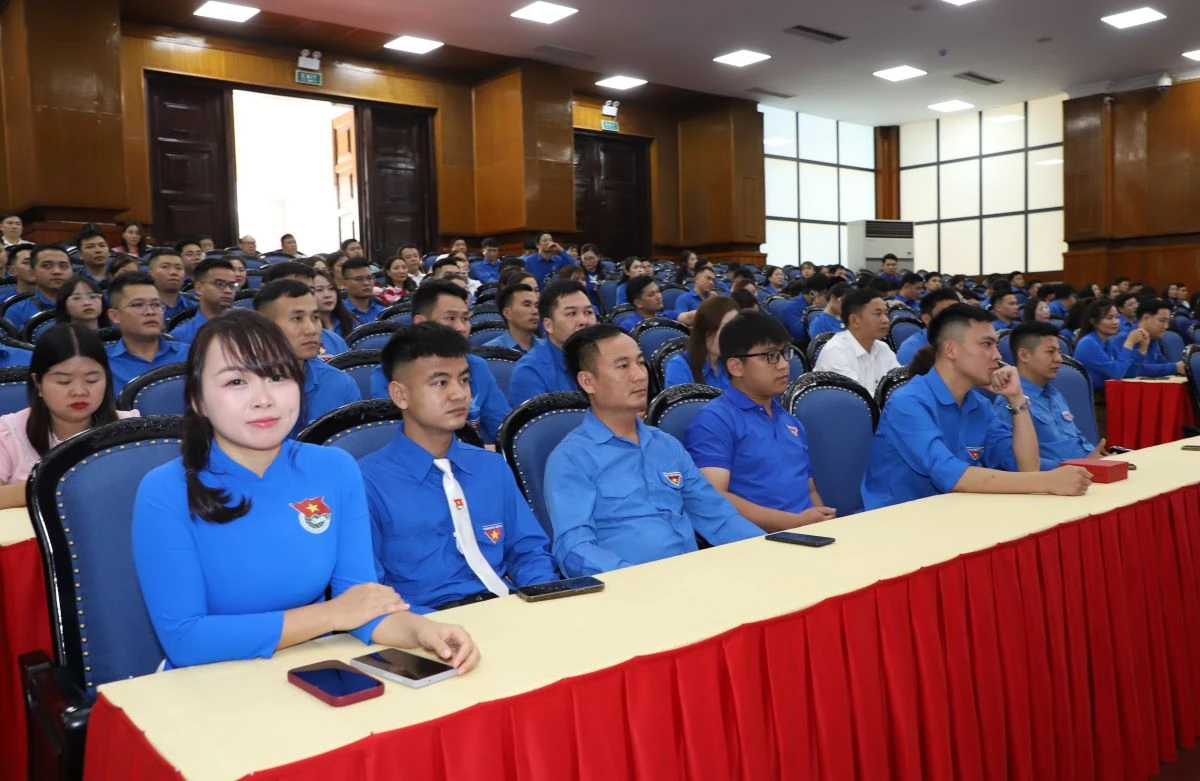 Phát huy mạnh mẽ hơn nữa vai trò tiên phong, xung kích, sáng tạo của thanh niên trong sự nghiệp xây dựng và bảo vệ quê hương, đất nước