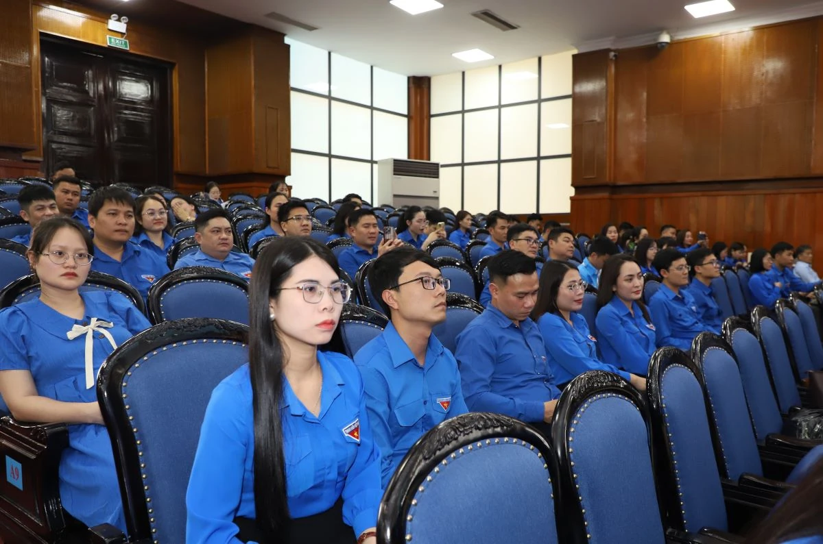 Phát huy mạnh mẽ hơn nữa vai trò tiên phong, xung kích, sáng tạo của thanh niên trong sự nghiệp xây dựng và bảo vệ quê hương, đất nước