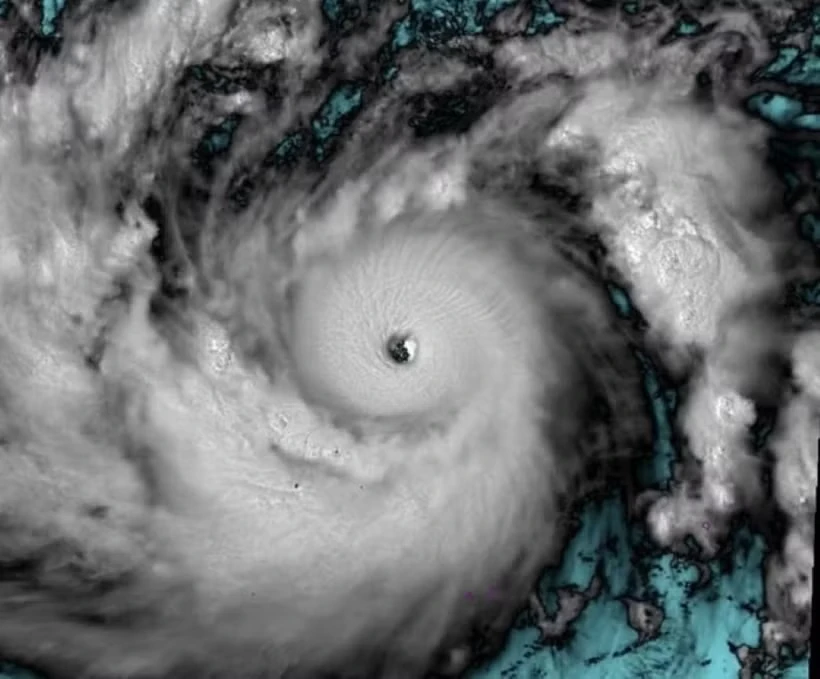 Bão SINLAKU đang tiếp tục mạnh lên, có thể đạt cấp siêu bão