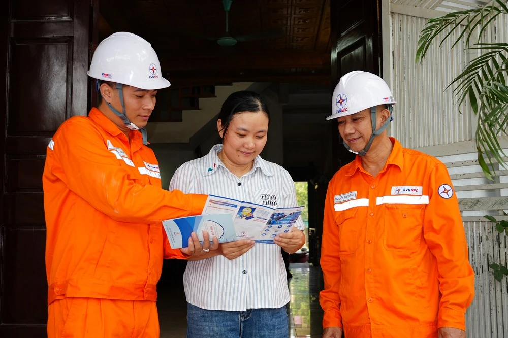 Linh hoạt trong điều hành phụ tải và tăng cường các giải pháp tiết kiệm điện mùa nắng nóng