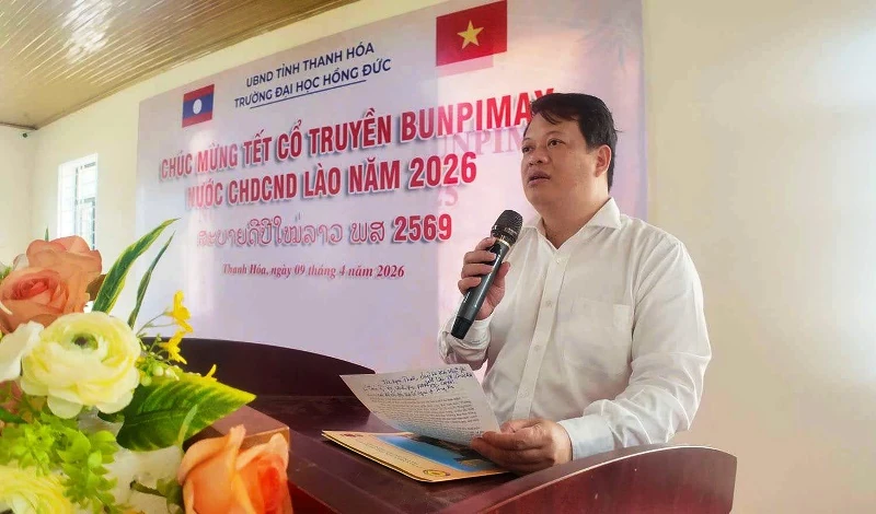 Lưu học sinh Lào đón Tết cổ truyền Bunpimay tại Trường ĐH Hồng Đức