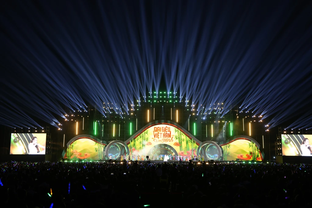 “Thanh âm kỷ nguyên mới” vang trên Đất mỏ anh hùng