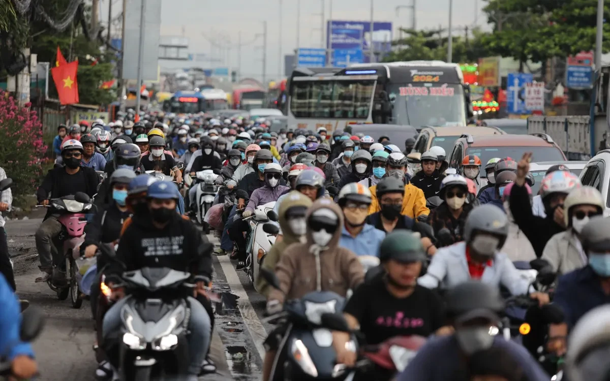 Siết khí thải xe máy: Đề xuất hỗ trợ vay 0% để lao động nghèo đổi xe mới