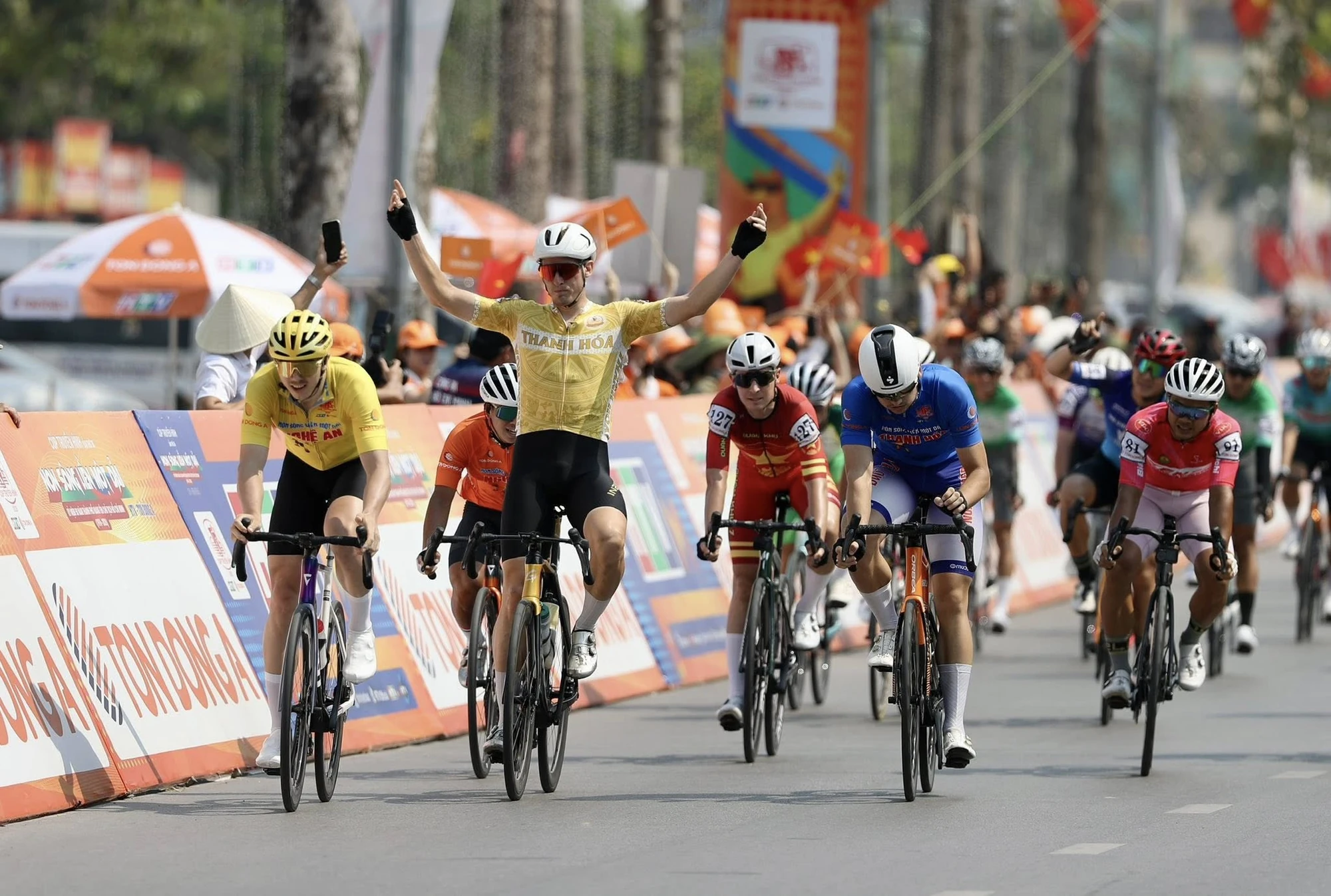 Xe đạp Thanh Hóa lần đầu thắng chặng tại Cúp Truyền hình TP HCM 2026